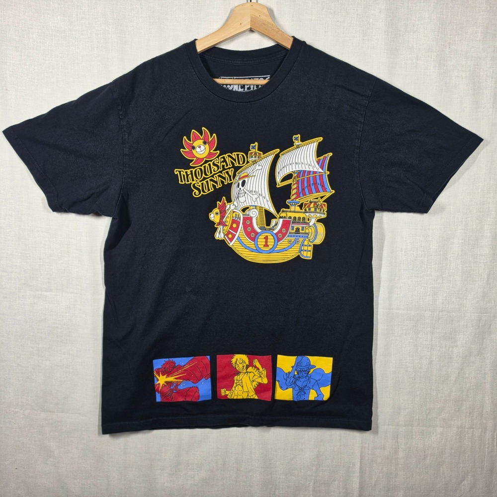 One Piece T-Shirt Mens Large Ripple Junction Thousand Sunny Straw Hat Crew